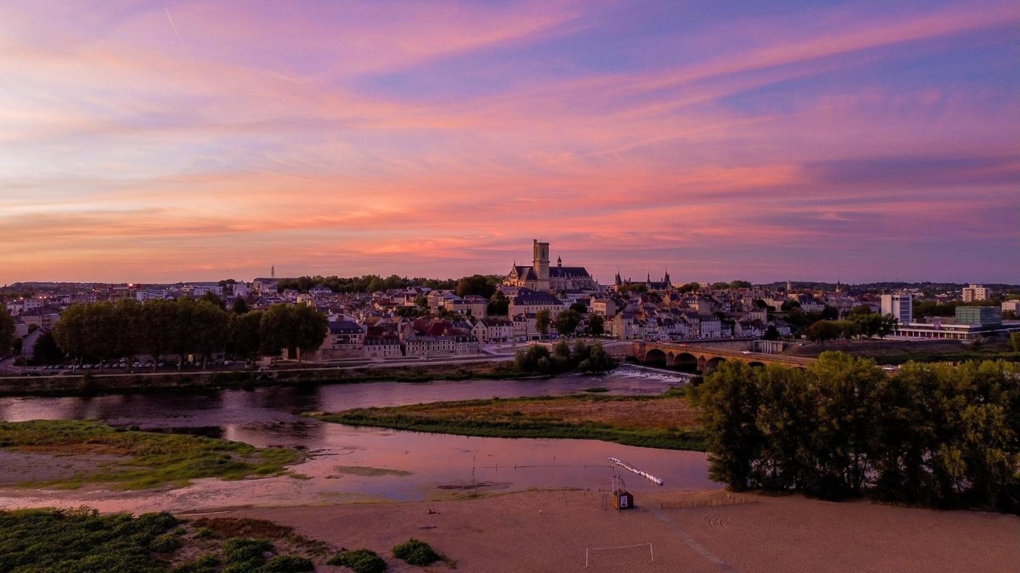 "Au Centre De Nevers" Hyper Centre Ville De Nevers, Proche Gare, Spacieux & Calme Екстериор снимка
