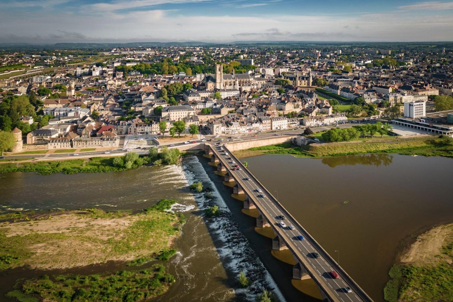 "Au Centre De Nevers" Hyper Centre Ville De Nevers, Proche Gare, Spacieux & Calme Екстериор снимка
